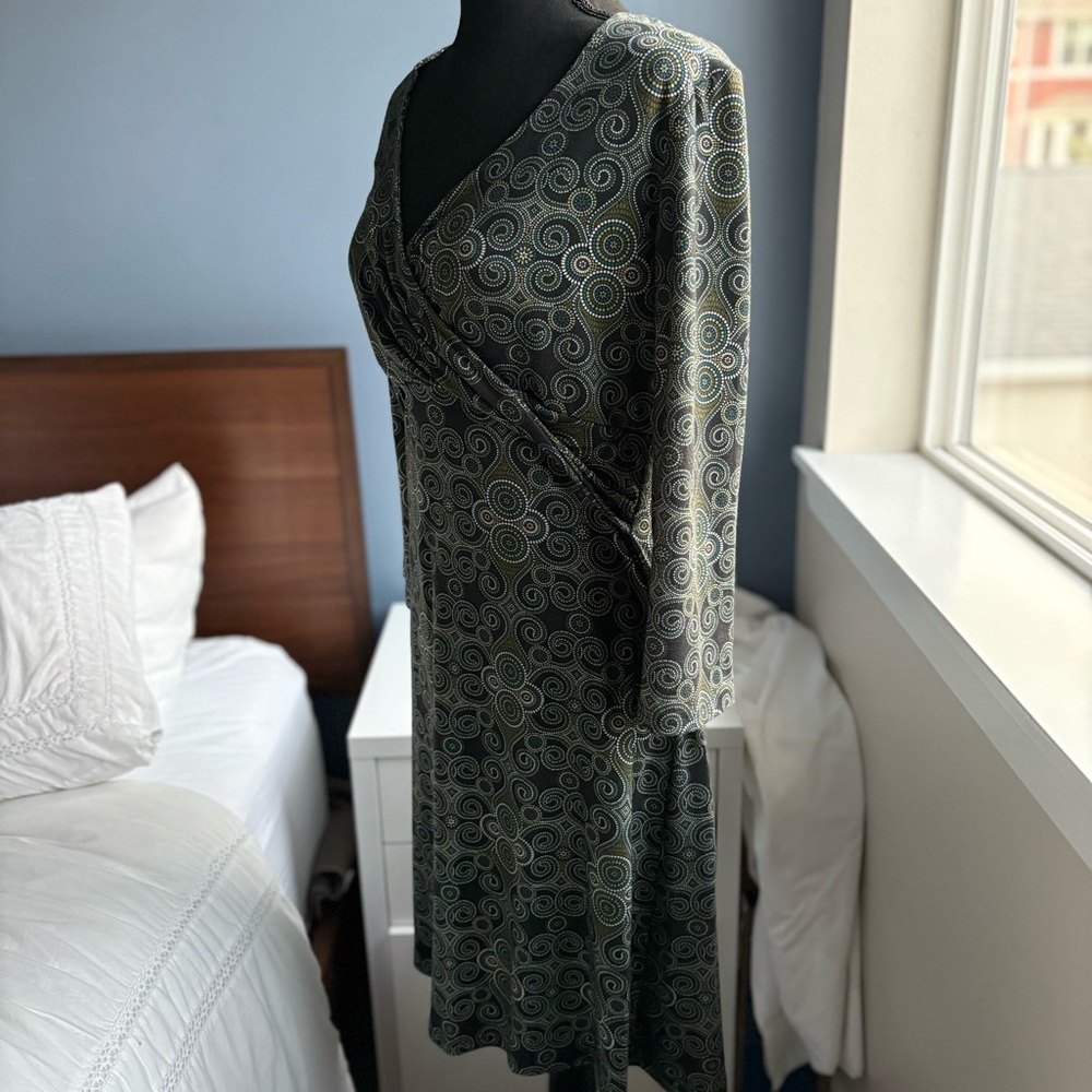 Prana Black & Green Patterned Long Sleeve Wrap Style V-Neck 3/4 Sleeve Dress - Picture 6 of 16